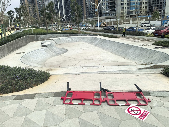 深圳寶安滑板新地標(biāo)：混凝土碗池挑戰(zhàn)極限運(yùn)動(dòng)風(fēng)潮